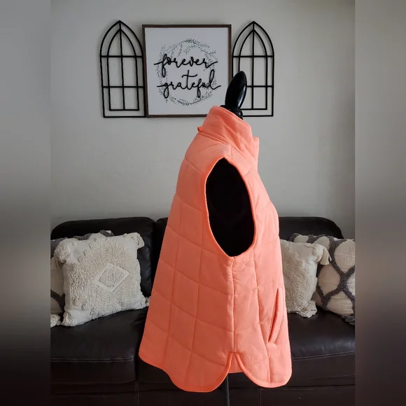 Lou & Grey Signature Soft Coral Pink Quilted Vest Size M Boho Chic Classic - Picture 4 of 12